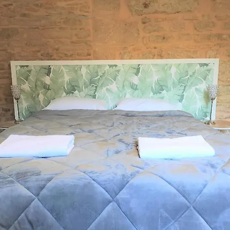 Apartment Cogny - Les Meubles Des Pierres Dorees *